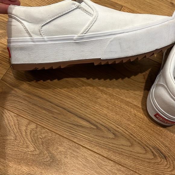 Vans Unisex Asher Platform Sneaker - Slip On - Picture 8 of 13